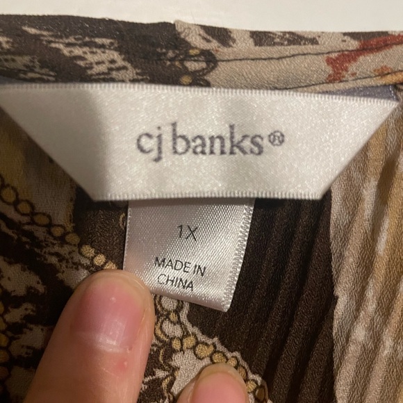 Textured Ruffled jacquard blouse - Picture 2 of 4